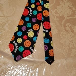 Smile tie